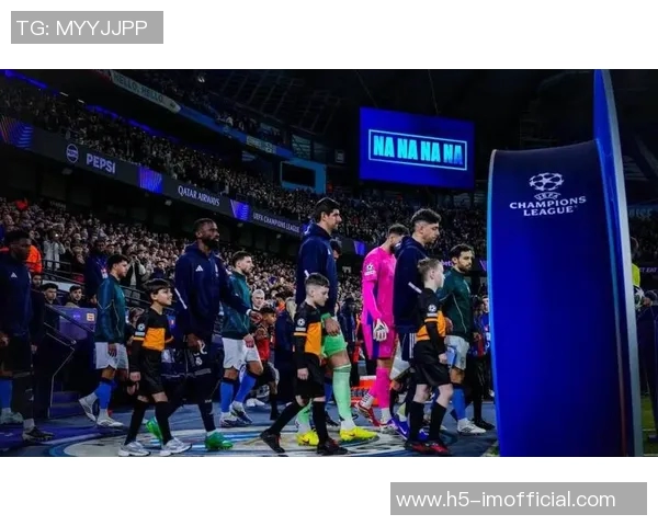 哈兰德库尔图瓦齐聚社媒评论区引发热议左右为男名场面再度回顾